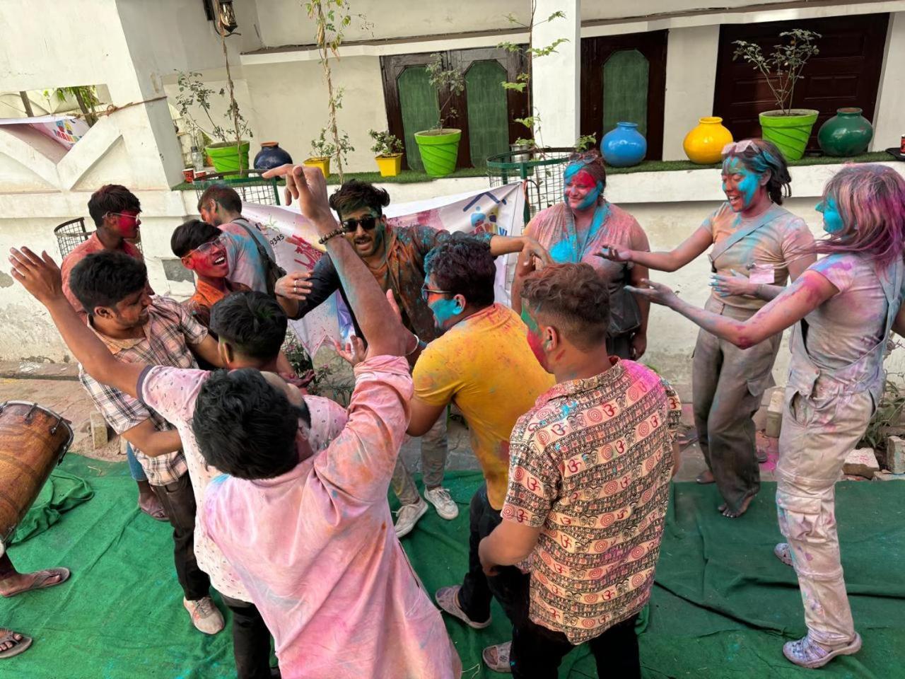 Manavi Home Stay Mathura Dış mekan fotoğraf